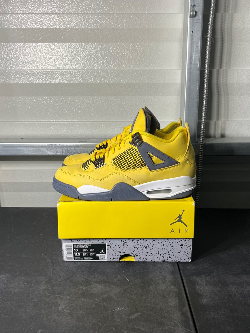 Size 10 - Air Jordan 4 Lightning